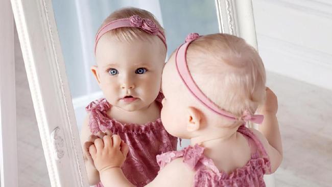 Bermain cermin bermanfaat buat bayi